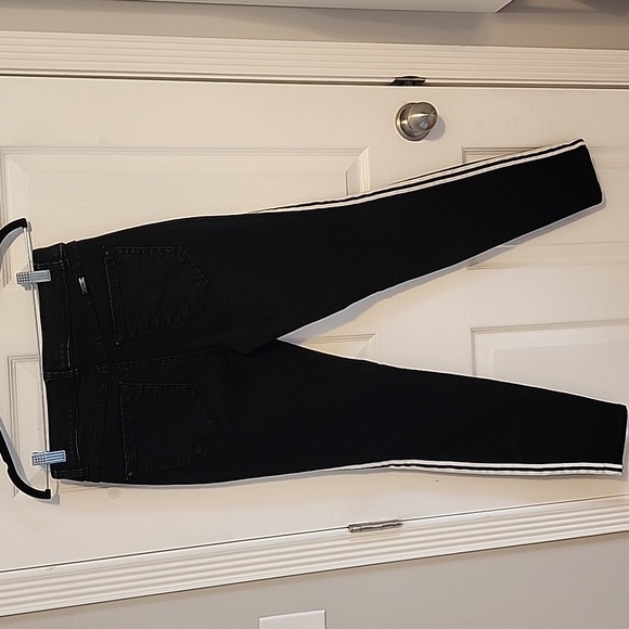 **Donated** Skinny jeans - Picture 6 of 8